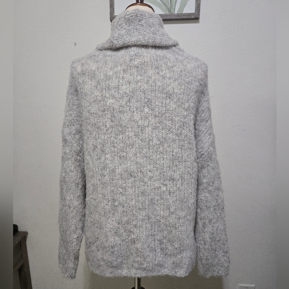 DEBUT Cozy Gray Chunky Turtleneck Women's Sweater Size Large - Picture 6 of 15